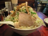 「ビッグラーメン(塩・スープ濃い口)＋バター」@ビックラーメン 虎ノ門店の写真