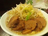 「ラーメン大盛大煮ブタ」@島系 本店の写真