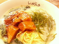 「角煮ラーメン+細切こんぶ」@しぇからしか本舗の写真