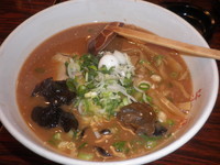 「味噌ラーメン（通常１１００円ランチ１００円引）サービスライス」@古典札幌柳麺 芳蘭の写真