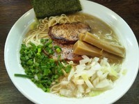 「【1月の限定】濃厚煮干しらーめん（中盛210g）　800円」@伝家 志木店の写真