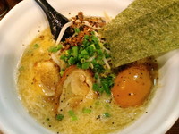 「（水曜日限定）鶏白湯　700円　（味玉はクーポン使用）」@麺場ながれぼしの写真