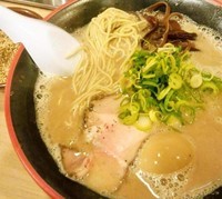 「味玉焙煎どんこつ＋替玉(サービス)700円」@九州どんこつらーめん ○どの写真