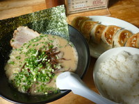 「餃子セット（950円）」@博多ラーメン とんこつ家の写真