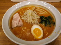 「赤鬼らーめん中辛」@らーめん 満月の写真