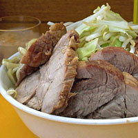 「ブタラーメン（ニンニク、ヤサイ）」@ラーメンエース 八王子店の写真