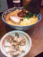 「【期間限定】チーズ坦々麺大盛り＋乱切りチャーシュー」@中華そば 旋の写真