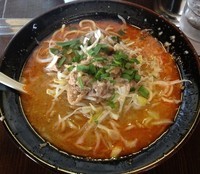 「味噌ホルモンらぁ麺（850円）」@らぁ麺三軒屋 岬本店の写真