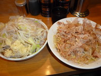 「たまごかけつけ麺3 ヤサイニンニクアブラ」@ラーメン二郎 八王子野猿街道店2の写真