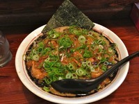 「味噌、火山トッピング黒・大盛」@麺屋 てっぺんの写真