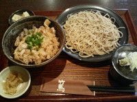 「日替りランチセット丼（大山鶏の炊きこみご飯＋せいろ）」@手打ち蕎麦 竹馬の写真