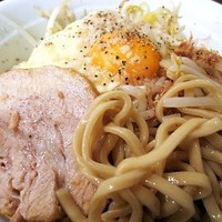 「まぜそば（塩）ニンニクあぶらチーズ　700円」@麺処 MAZERUの写真