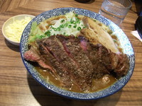 「カレーラーメンミニ＋ステーキ＋とろけるチーズ」@ラーメン燈郎の写真