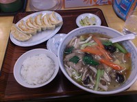 「きのこラーメンセット　790円」@ぎょうざの満洲 上福岡北口店の写真