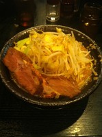 「らーめん中　脂増し」@麺屋鬼瓦の写真