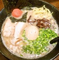 「九州とんこつ全部入りらあめん　(850円)」@九州らあめん どん きさろく 八柱店の写真