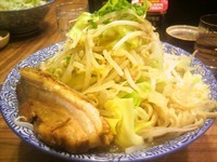 「ラーメン　中」@ラーメン燈郎の写真
