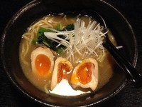 「あじと屋ラーメン＋半熟たまご（￥600＋￥60）」@あじと屋の写真