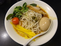 「塩トマとんこつ～海老替玉油そば付き～+味玉」@音麺酒家 楽々の写真