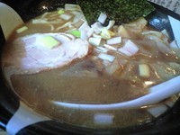 「煮干ラーメン大盛(もめん半分)」@すごい煮干ラーメン凪 新宿ゴールデン街店 本館の写真