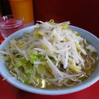 「ラーメン 600円（ヤサイ）」@ラーメン二郎 三田本店の写真