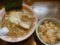 「山尾ソバ＋豚のごはん」@中華ソバ 伊吹の写真