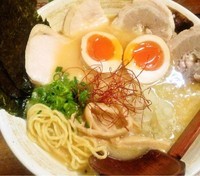 「特製濃厚鶏白湯らーめん(麺硬め)930円」@麺匠ようすけの写真