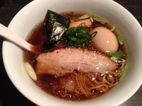 「醤油らぁめん＋味付玉子（￥750＋￥100）」@麺や Bar 渦の写真