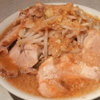 「肉増しラーメン（900円）＋ヤサイ・ニンニク・アブラ」@麺処 MAZERU 代々木店の写真