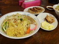 「タンギョウ　８８０円　ショウガＷ」@トナリ 丸の内店の写真