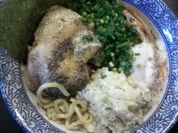 「特製鶏まぜそば　６５０円　（ゴマ抜き）」@麺処ひがきの写真