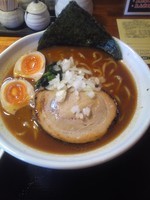 「赤とん小町６８０円＋味玉（サービス券）＋半ライスサービス」@麺屋 小町の写真