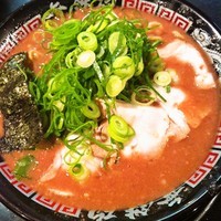 「とんこつラーメン（ネギ多め）」@無鉄砲 東京中野店の写真