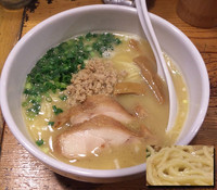 「白鶏らーめん￥６８０」@鶏の穴の写真