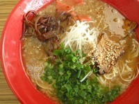 「とんこつらーめん」@手仕込み麺屋 すずなみの写真