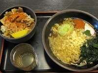 「ミニ豚丼セット520円(クーポンでそば大盛り)」@ゆで太郎 大島店の写真