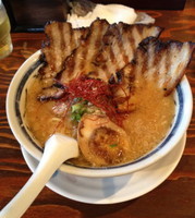 「新・みそⅡ＋厚切りチャーシュー」@有機栽培野菜のラーメン すみれの写真