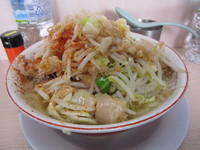 「ドカ盛豚ラーメン（ヤサイニンニクアブラトウガラシ）」@ラーメン二郎 高田馬場店の写真