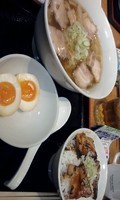 「ラーメン味玉付＋焼豚のせご飯のセット」@喜多方ラーメン坂内 池袋サンシャイン店の写真
