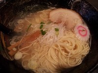 「塩ラーメン」@旭川ラーメン すがわら 原宿店の写真
