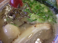 「ラーメン（白）【６５０円】・硬め・半熟玉子（クーポン）」@つけ麺中華そば 節 本八幡店の写真