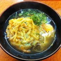 「かきあげそば（￥310）＋生玉子（￥70）」@都そば 新曽根崎店の写真