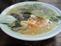 「ラーメン　550円＋ほうれん草　60円」@ラーメンショップ 尾島店の写真