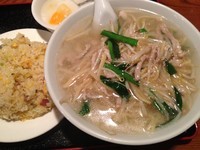 「肉もやしそば＋半チャーハン（￥850ランチセット）」@上海広場の写真