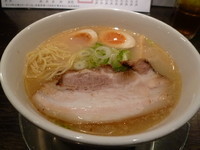 「塩ラーメン＋煮玉子」@ラーメン HAMASAKUの写真