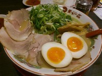 「特製チャーシューメン(煮玉子)」@天下一品 甲府向町店の写真