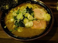 「ラーメン700円　大盛100円」@神田ラーメン わいず 神田本店の写真