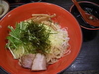 「チーズ油そば+マヨ煮豚めし」@油そば総本店 だるまのめ 新宿中央東口店の写真