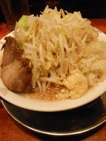「小ラーメン（野菜・ニンニク・たまねぎ）」@製麺所 豚とこむぎの写真