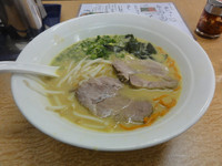 「カレーとんこつ（赤めん）」@ハチハチ軒の写真